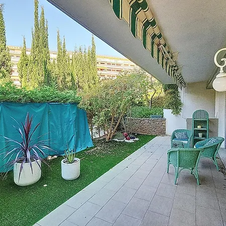Henri Camille Real Estate - Goya - One Bedroom Close Center Cannes